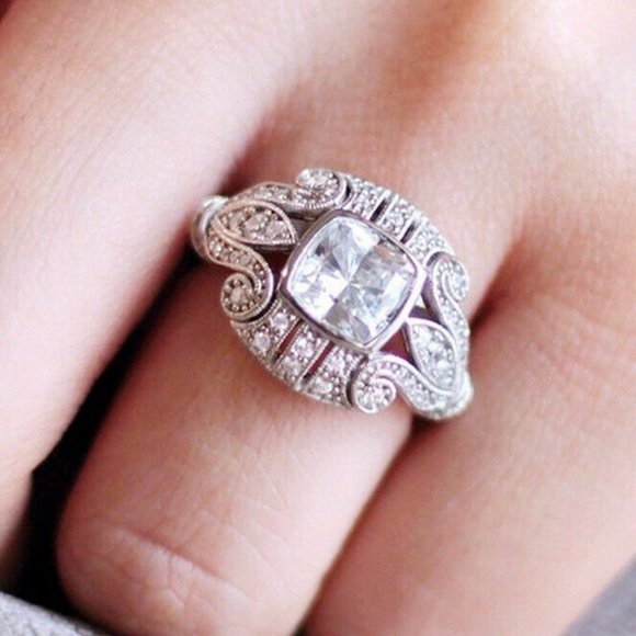 Elegant  925 Silver White Sapphire Ring - Picture 2 of 7